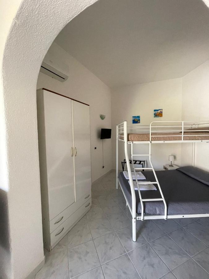 Bilocale con open-space super centrale con WI-FI Forio di Ischia Esterno foto